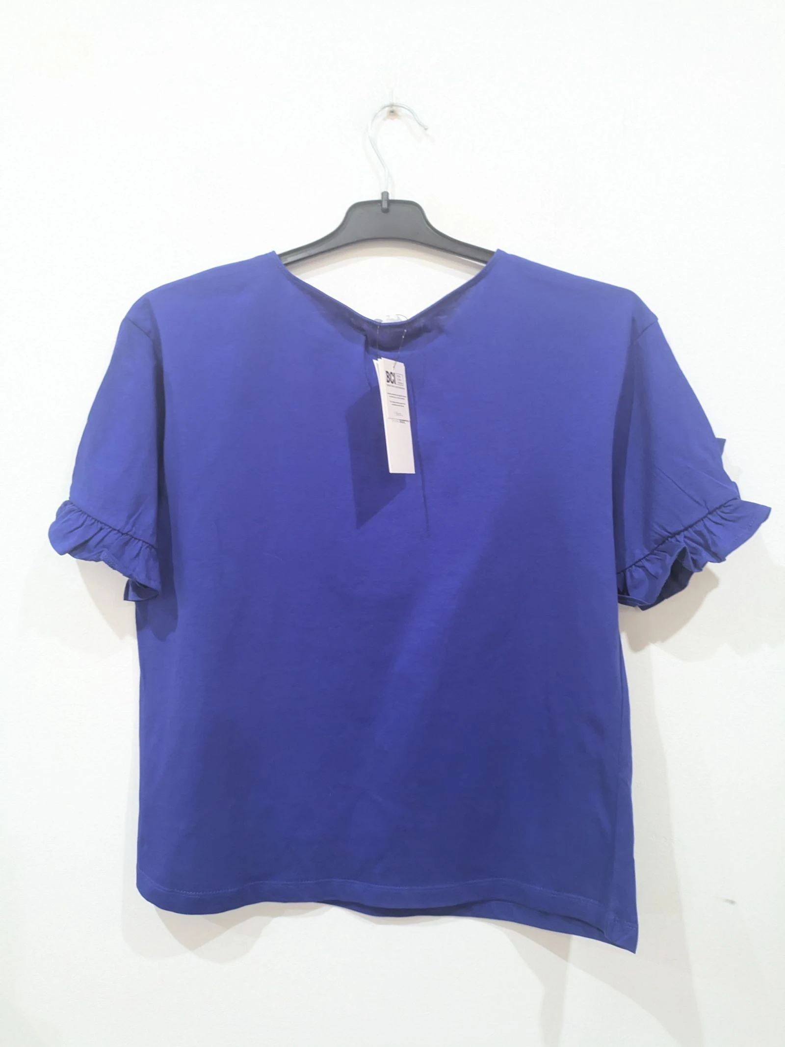 Camiseta Azul Eléctrico con Mangas de Volantes – Talla S de Sfera  – photo 5